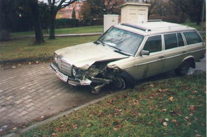 picture of a destroyed car